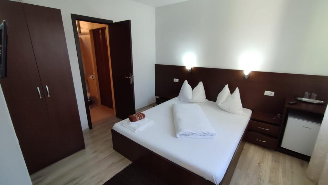 Casa Laur Hotel Baile Felix Luaran gambar
